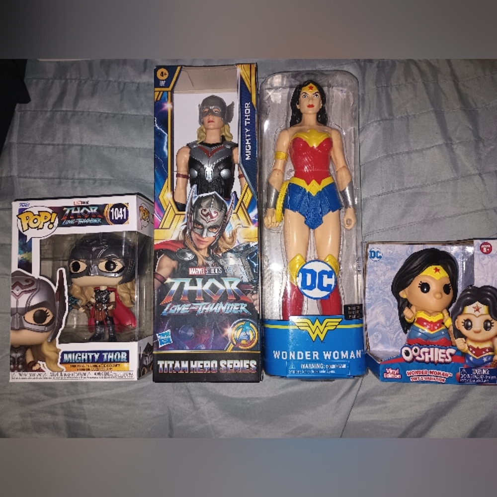 12inch Jane Foster, Wonder Woman and Funko Pop.